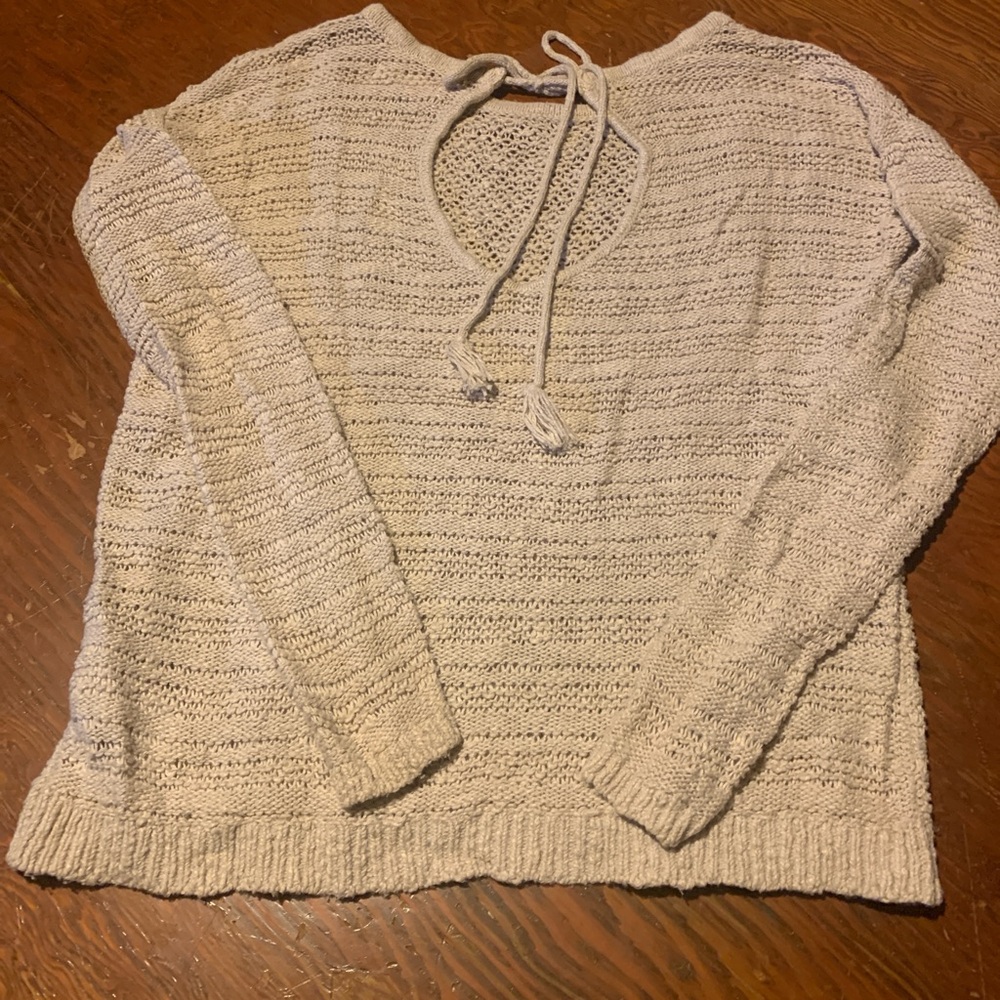 Hollister Cream Crew Neck Sweater with Relaxed Fit